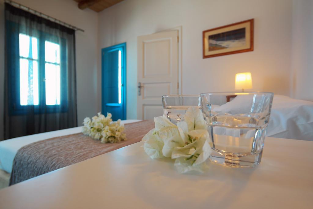 Miramare Hotel Folégandros Habitación foto
